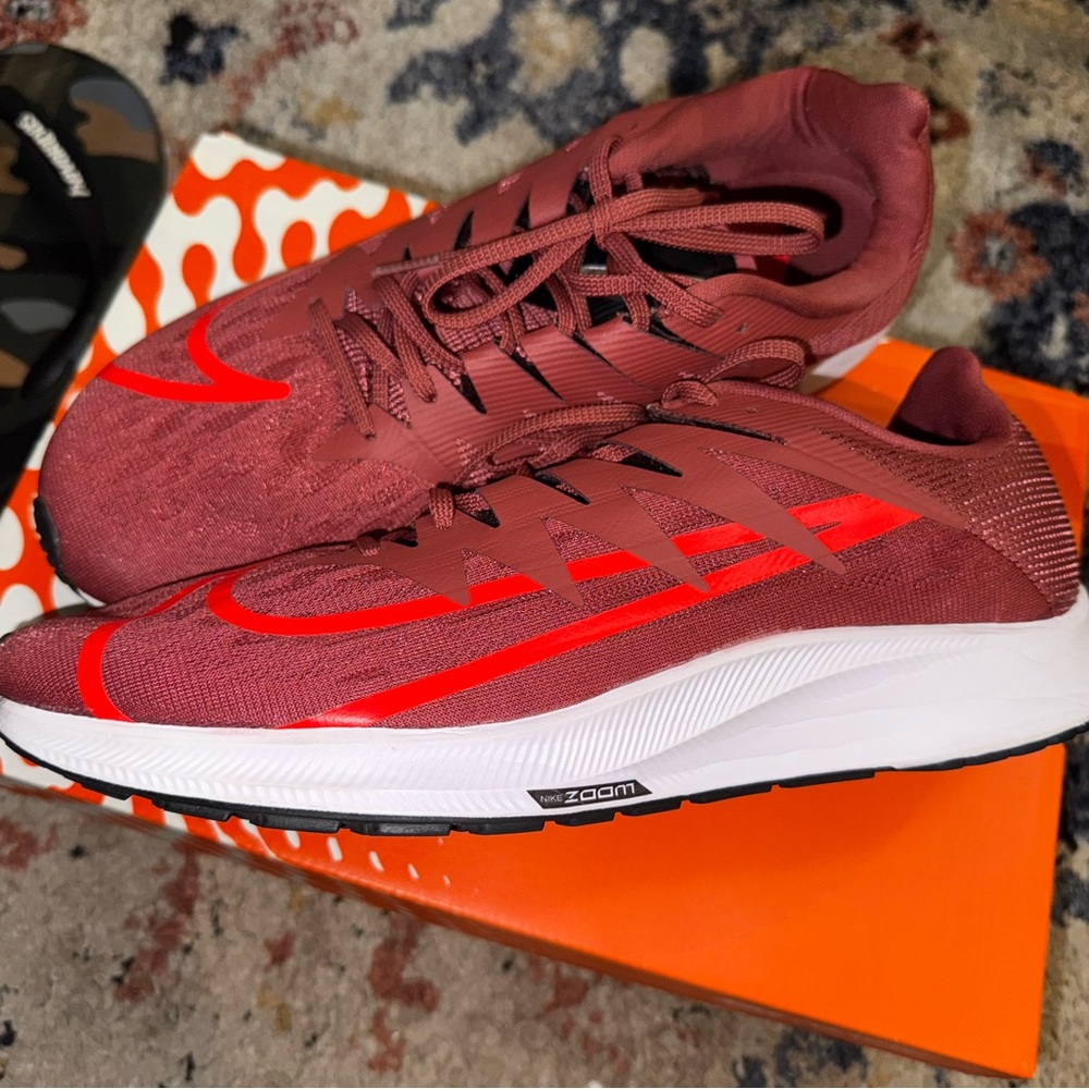 Nike men running